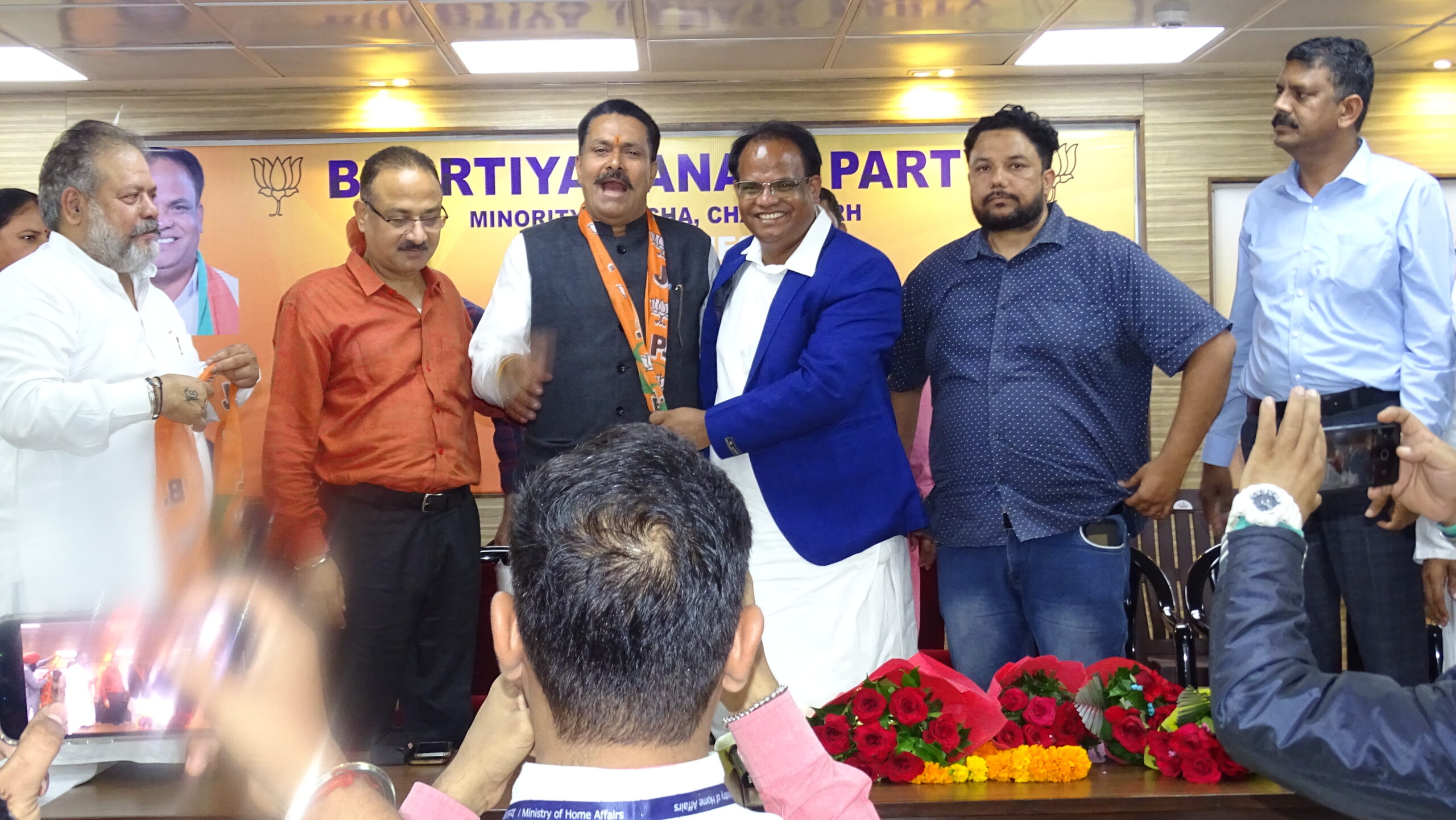 कांग्रेस के पुर्व प्रदेश महासचिव और पूर्वांचल के बड़े नेता अपने साथियों सहित हुए भाजपा में शामिल