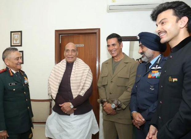 स्काई फोर्स के बाद, अक्षय कुमार और वीर पहरिया की मदद एब देवय्या के परिवार ने चोरी की गई महावीर चक्रा को ठीक किया