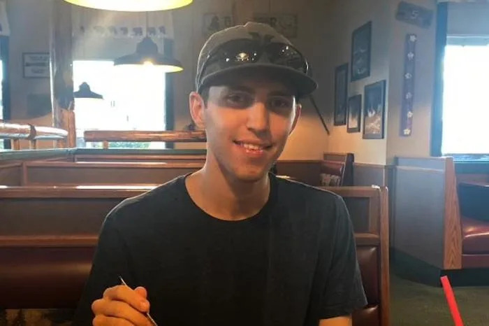 चार्ली किर्क के कथित शूटर ने हत्या के मुकदमे से पहले अदालत में अपनी छोटी कानूनी जीत पर नाराजगी जताई