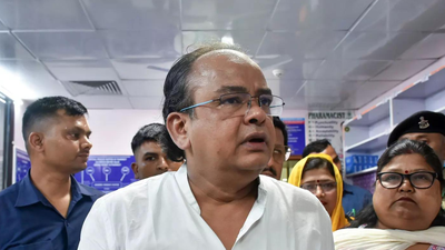 झारखंड के मंत्री को ‘बीएलओ को बंद करने’ के आह्वान पर आलोचना का सामना करना पड़ा, चुनाव आयोग ने रिपोर्ट मांगी | भारत समाचार