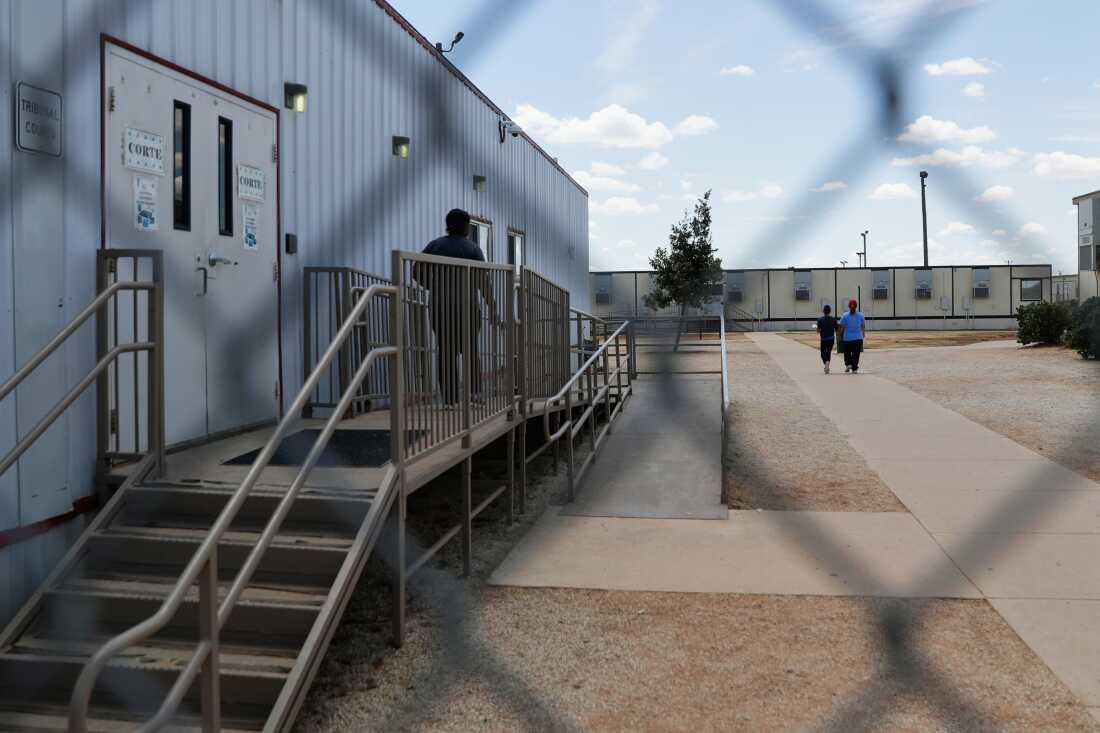 कथित कोलोराडो हमलावर का परिवार लगभग एक साल की हिरासत के बाद रिहा: एनपीआर