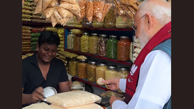 ‘क्या आप प्याज खाते हैं?’ बंगाल चुनाव प्रचार के दौरान पीएम मोदी ने लिया ‘झालमुरी ब्रेक’ – देखें | भारत समाचार